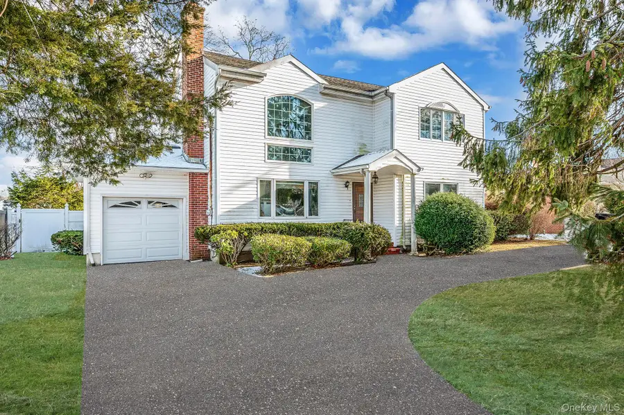 53 Hewitt Boulevard, Center Moriches, NY 11934 - Image #2