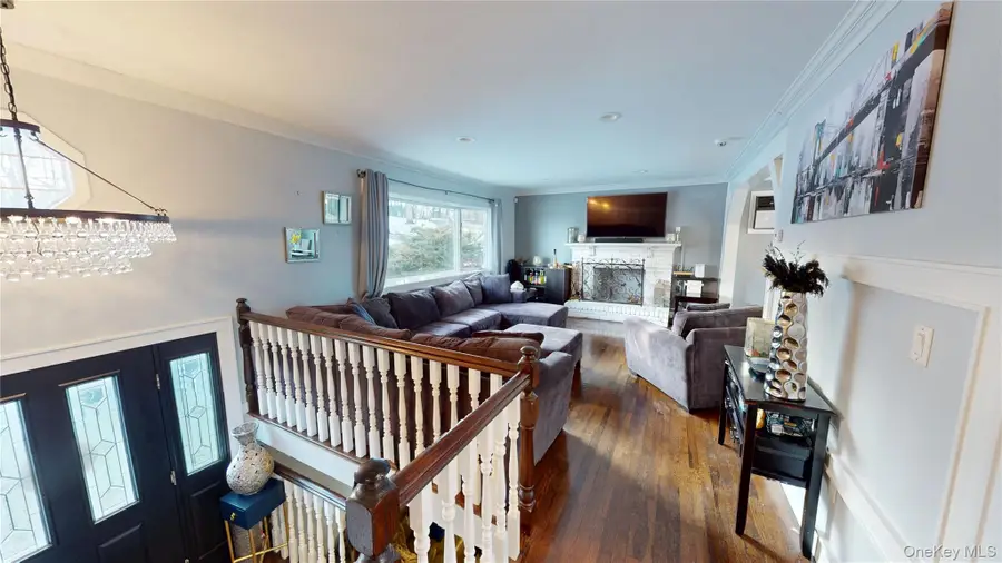 135 Standish Drive, Pearl River, NY 10965 - Image #2