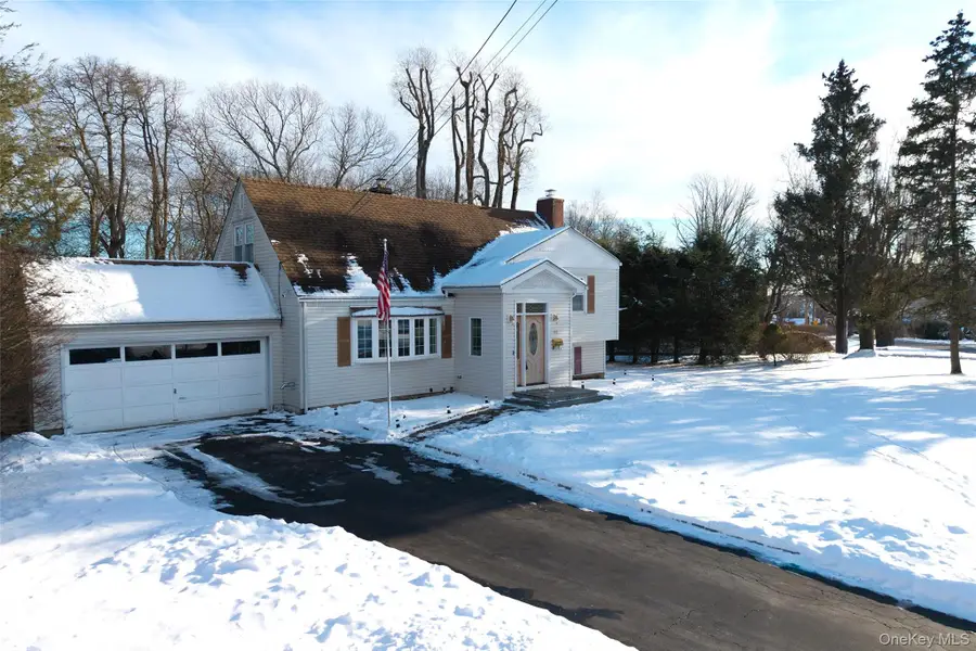 41 Foxhill Road, Valhalla, NY 10595 - Image #3