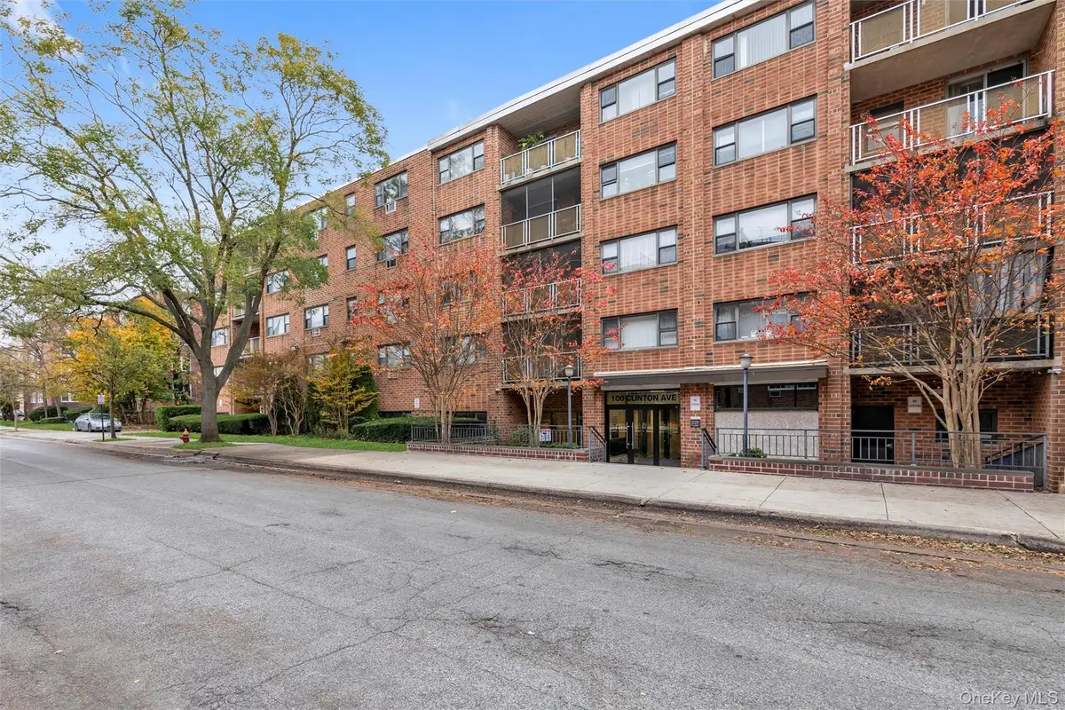 100 Clinton Avenue #4M, Mineola, NY 11501 - Image #1