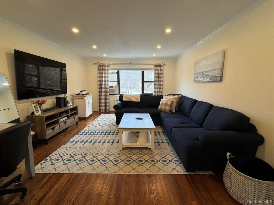 313 Main Street #B, Roslyn, NY 11576 - Image #3