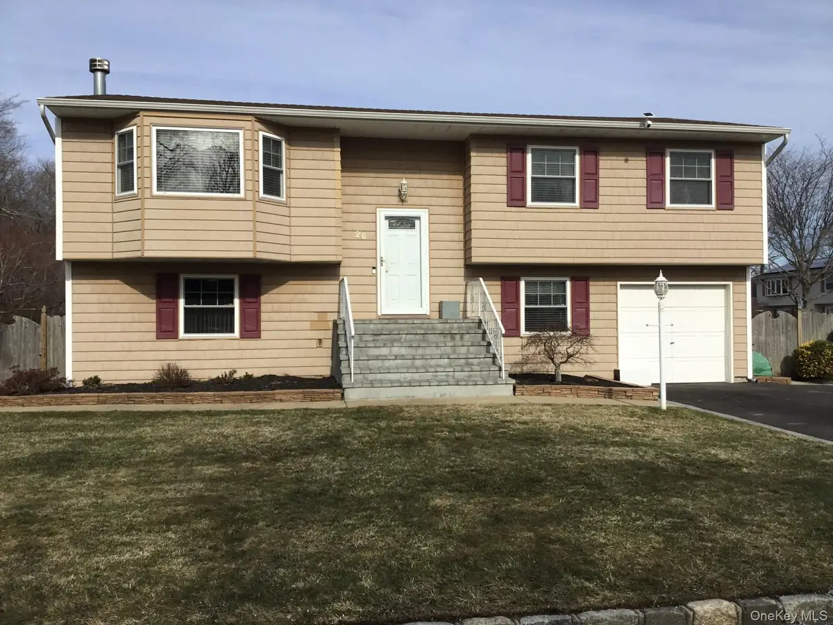 26 Charles Circle, Islip, NY 11751 - #1
