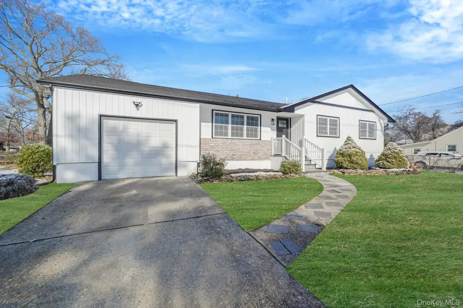 45 Oaklawn Avenue, Farmingville, NY 11738 - Image #3