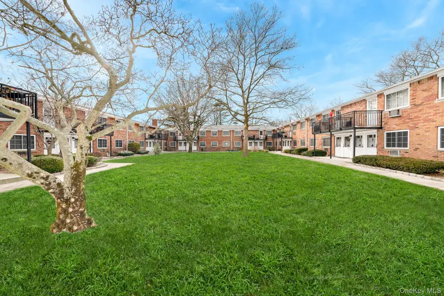 1233 Melville Road #60, Farmingdale, NY 11753 - Image #2