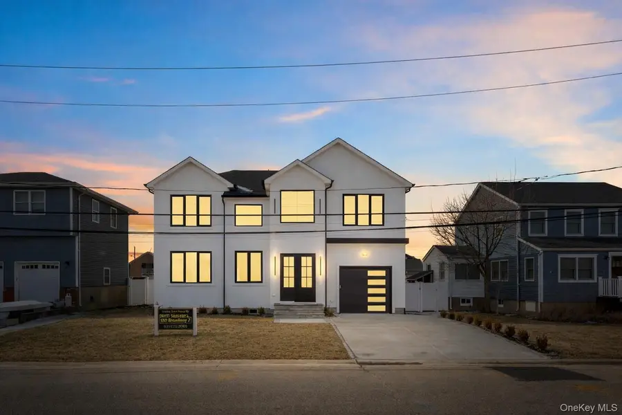 24 Midway Street, Babylon, NY 11702 - Image #2