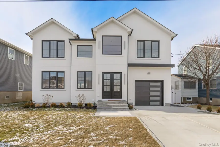 24 Midway Street, Babylon, NY 11702 - Image #3