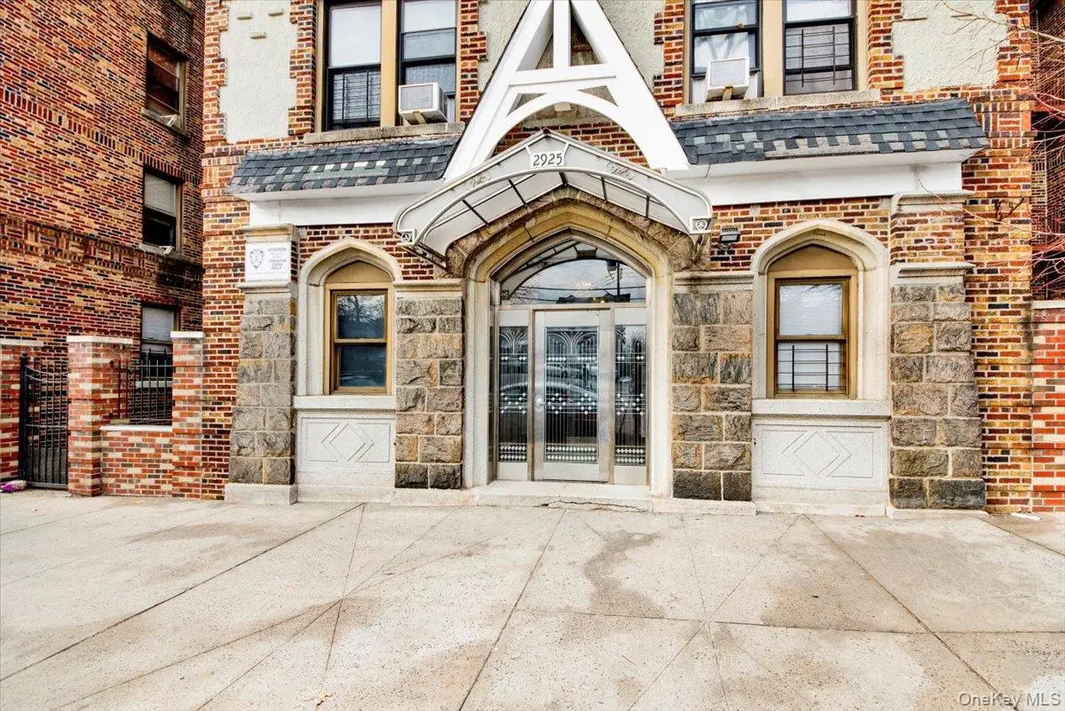 2925 Matthews Avenue #5H, Bronx, NY 10467 - Image #1