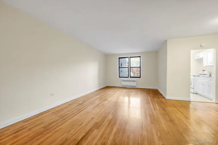 71-11 Yellowstone Boulevard #4A, Forest Hills, NY 11375 - Image #3