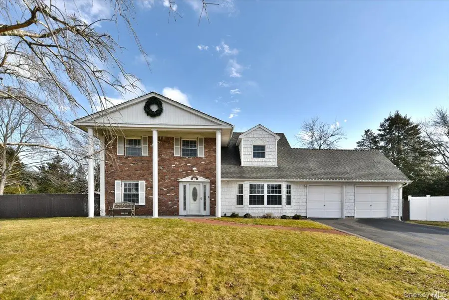 5 Mary Lu Drive, Holtsville, NY 11742 - #2