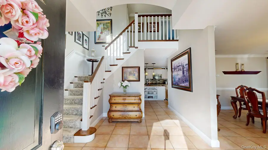 6 Bea Street, Lake Grove, NY 11755 - Image #3