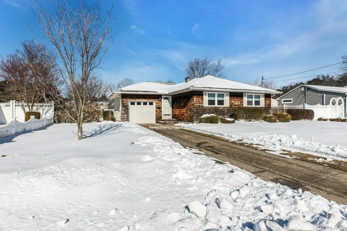 238 Loop Drive, Sayville, NY 11782 - Image #1