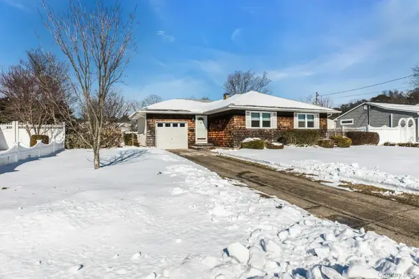 238 Loop Drive, Sayville, NY 11782