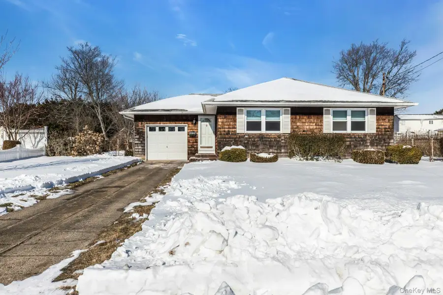 238 Loop Drive, Sayville, NY 11782 - Image #3