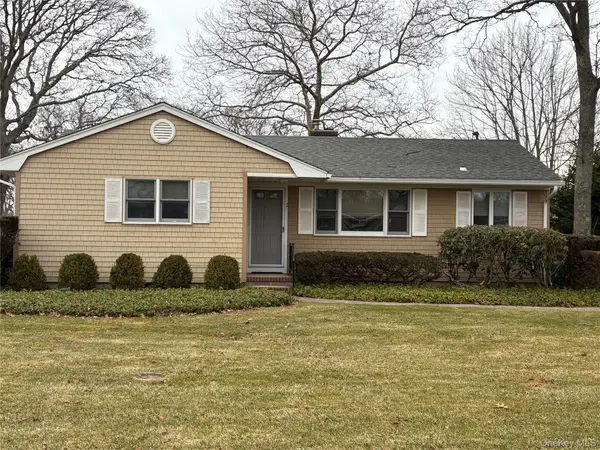 17 Whiting Road, East Quogue, NY 11942