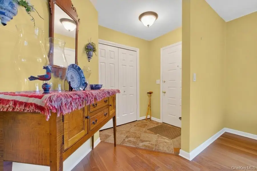 202 Falcon Court, Poughkeepsie, NY 12603 - Image #2