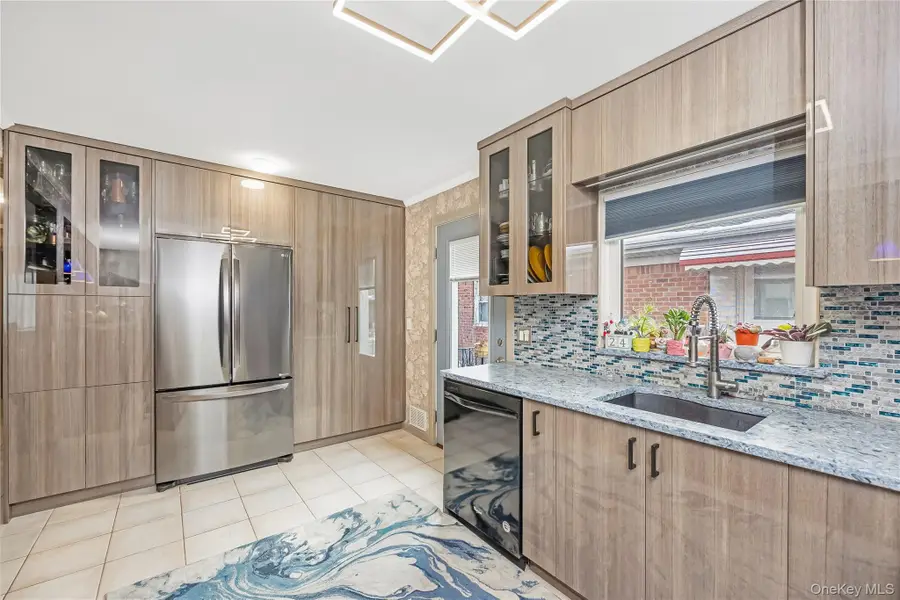 7115 167th Street, Fresh Meadows, NY 11365 - Image #2