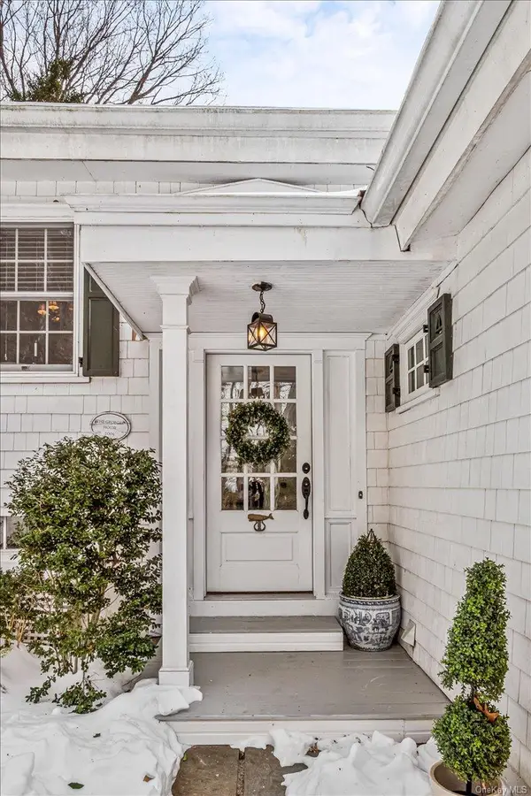 20 Harborview Drive, Northport, NY 11768