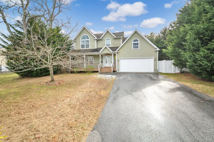 14 Donna Place, East Islip, NY 11730 - Image #2