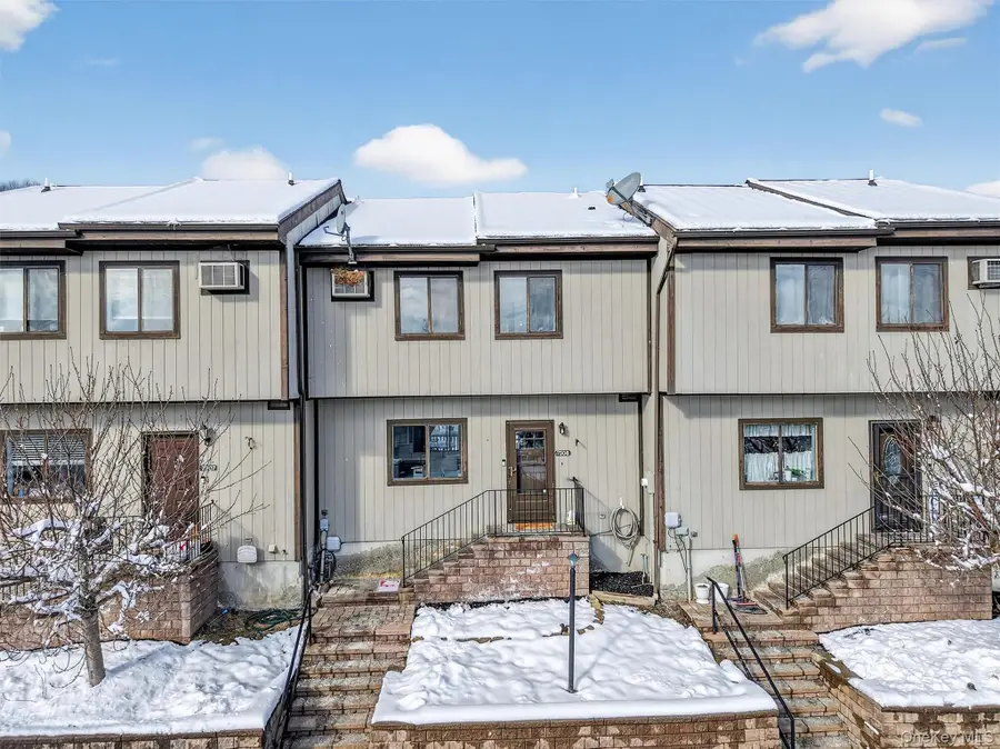 7308 Chelsea Cove N, Hopewell Junction, NY 12533 - Image #2