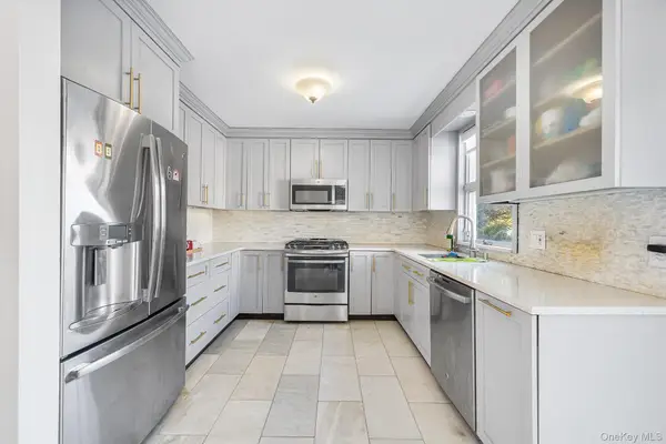 36 Brian Street, New Hyde Park, NY 11040