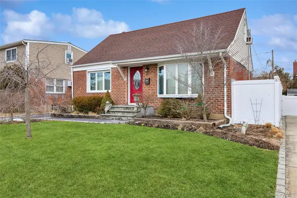 67 Combes Avenue, Hicksville, NY 11801