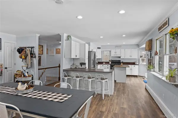 33 Randall Road, Wading River, NY 11792