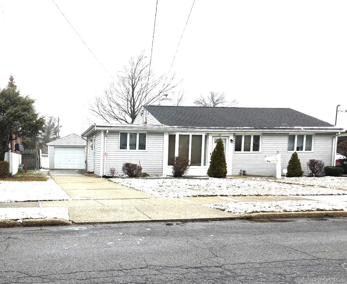 88 Spruce Lane, Valley Stream, NY 11581 - Image #1