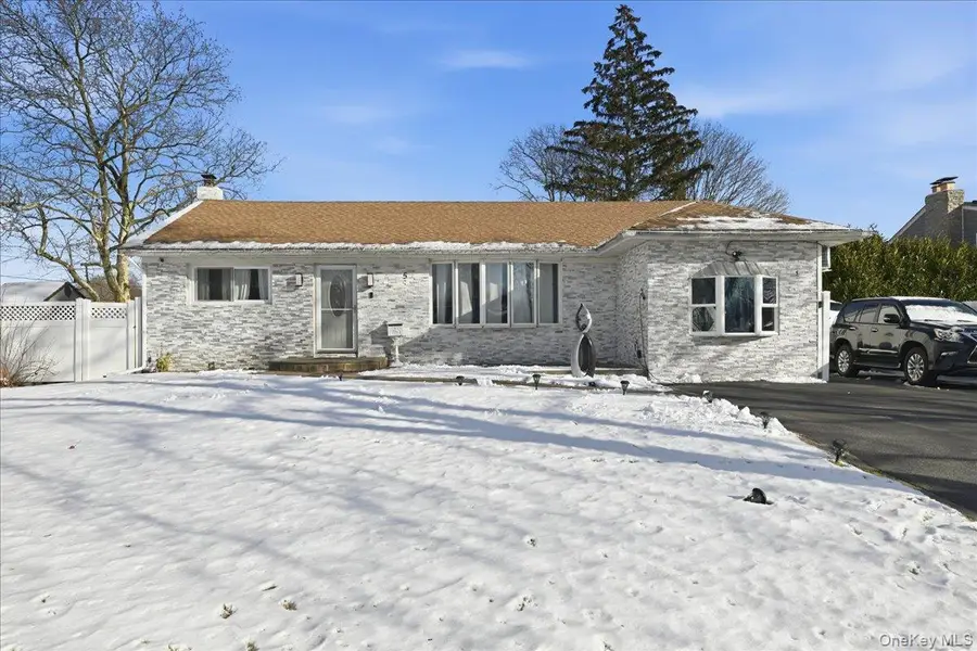 5 Plum Tree Lane, Commack, NY 11725 - Image #2