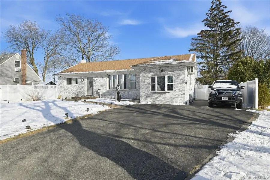 5 Plum Tree Lane, Commack, NY 11725 - Image #3