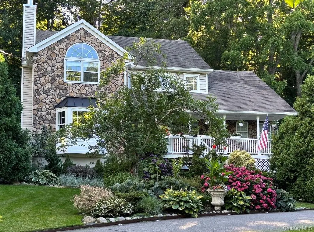 6 Sandy Hollow Road, Centerport, NY 11721 - Image #1