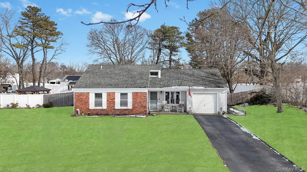 17 Groton Lane, Coram, NY 11727 - Image #1