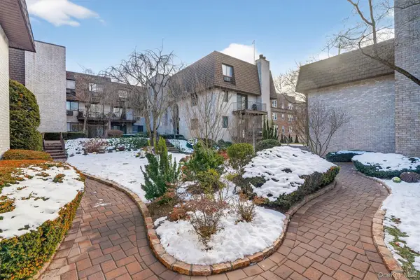 89 N Broadway #213, White Plains, NY 10603