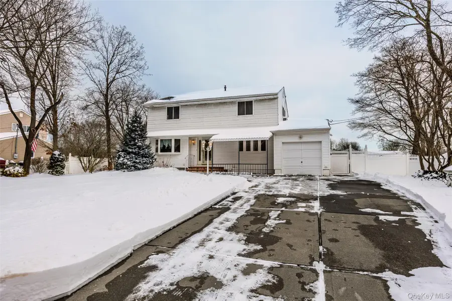 3 Brenner Road, Coram, NY 11727 - #3