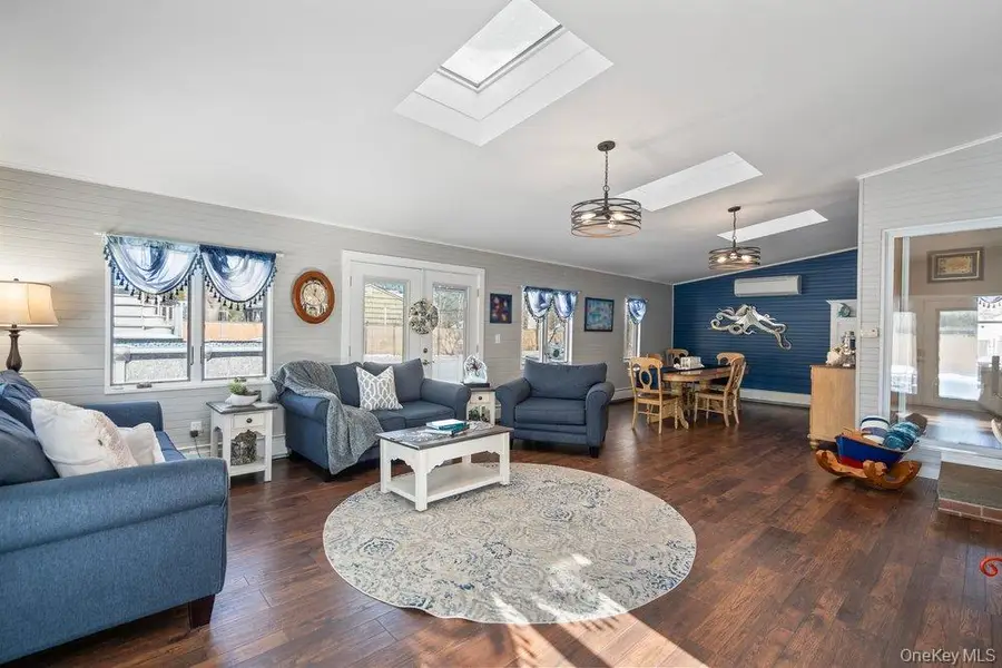 105 Greenport Avenue, Medford, NY 11763 - #3