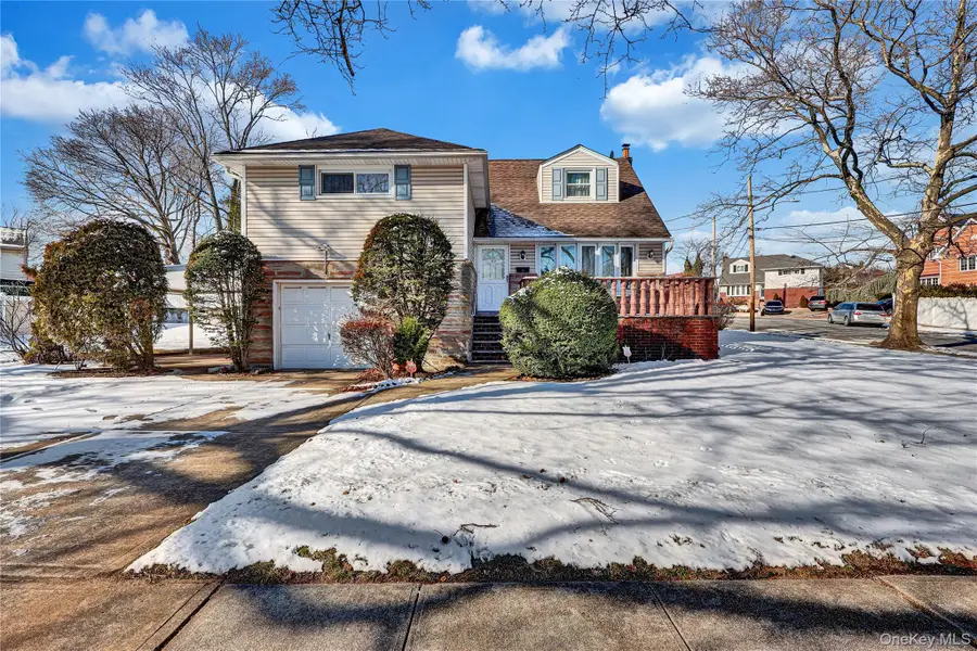 94 Joan Court, Elmont, NY 11003 - Image #3