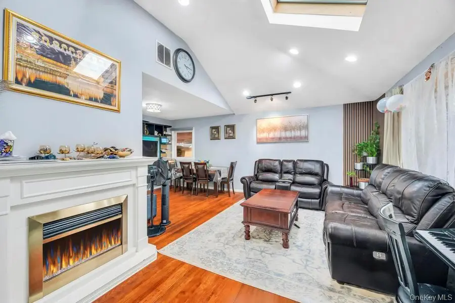 1810 N Jerusalem Road, North Bellmore, NY 11710 - Image #3