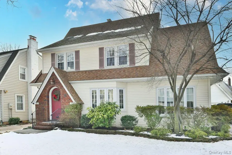 62 Hudson Road, Floral Park, NY 11001 - Image #3