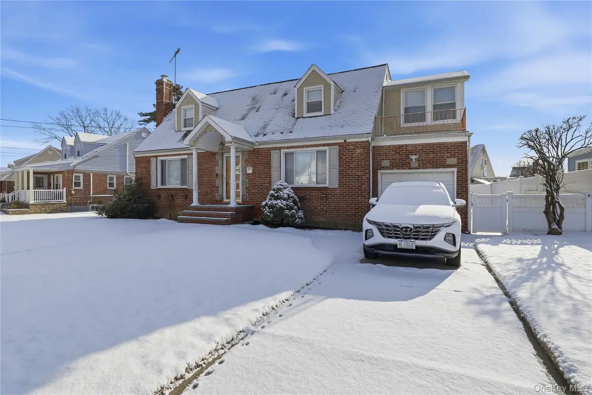 17 Standish Road, Valley Stream, NY 11580 - Image #1