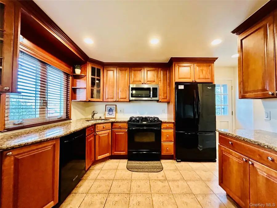 2337 Sycamore Avenue, Wantagh, NY 11793 - Image #2