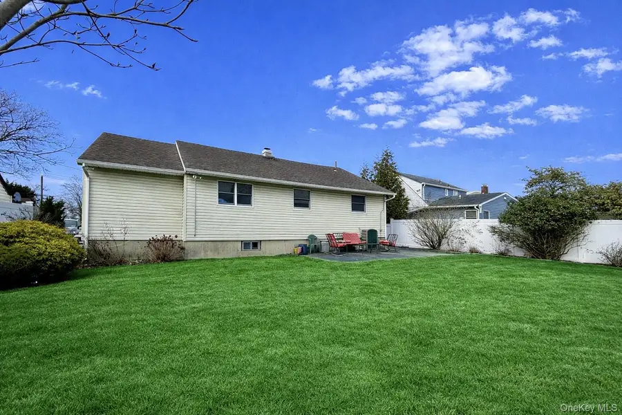 2337 Sycamore Avenue, Wantagh, NY 11793 - Image #3