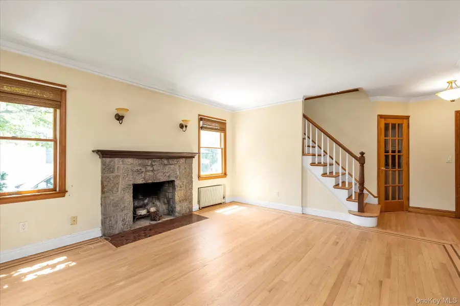 18 Hathaway Drive, Garden City, NY 11530 - #3