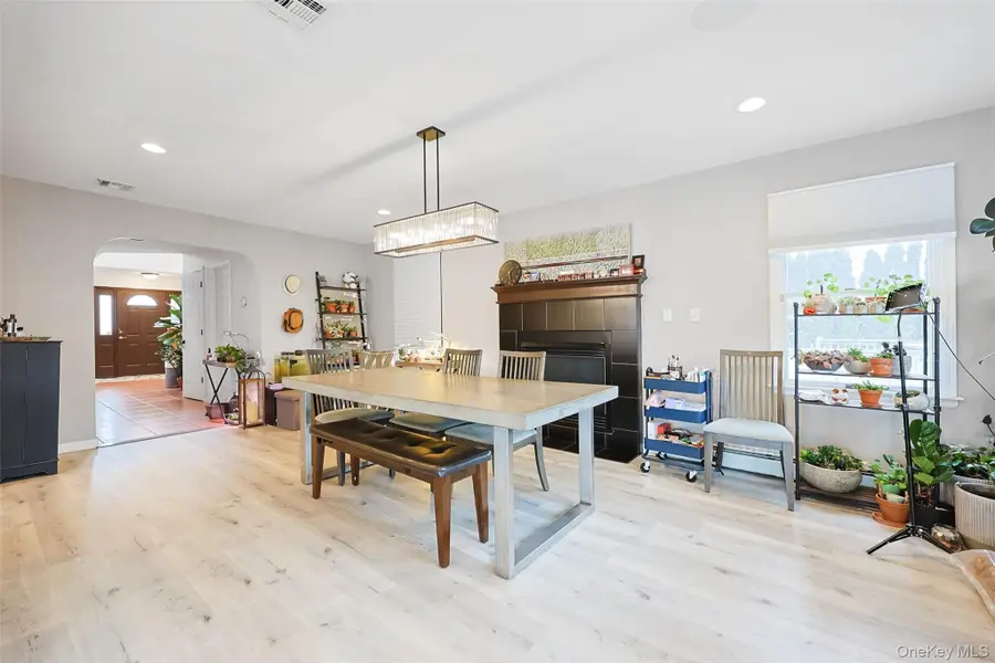 74 Bedford Avenue, New Hyde Park, NY 11040 - Image #3