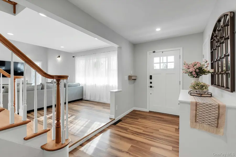 37 Weichers Avenue, Ronkonkoma, NY 11779 - Image #3