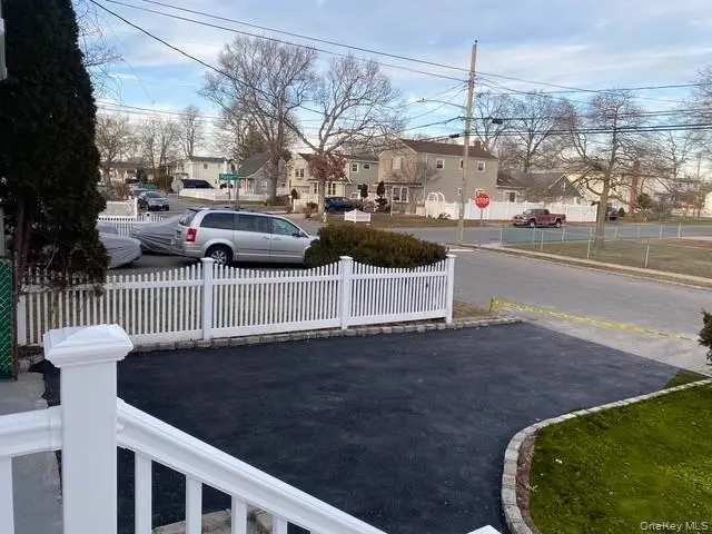 275 Beachview Street, Copiague, NY 11726 - Image #2