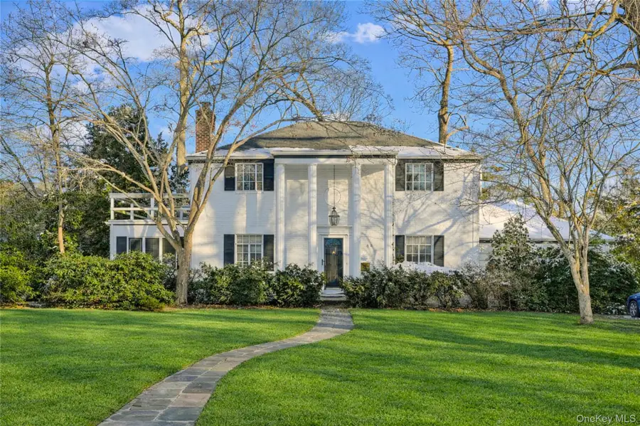 61 Squirrel Hill Road, East Hills, NY 11577 - Image #3