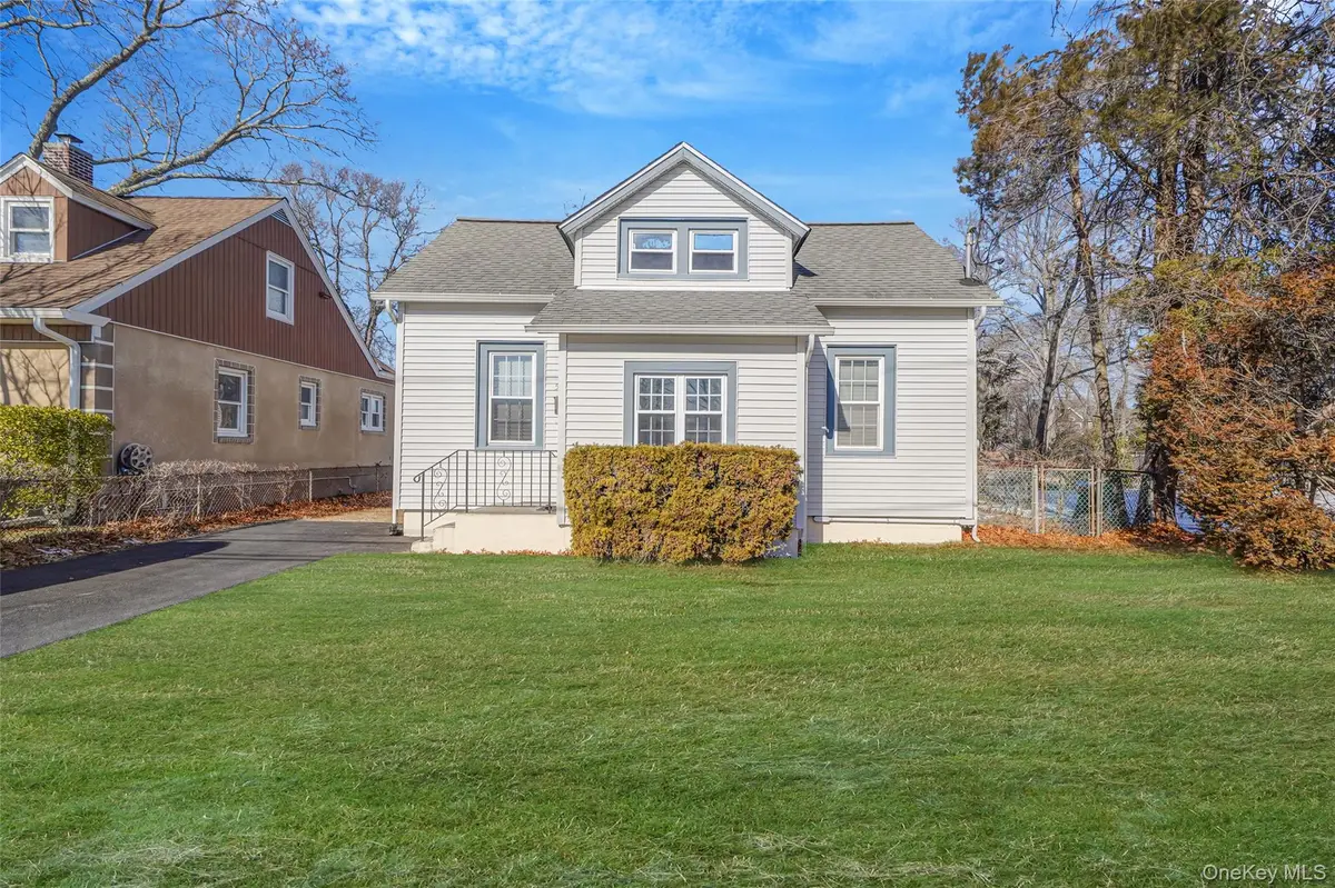 59 Richard Avenue, Islip Terrace, NY 11752 - Image #1