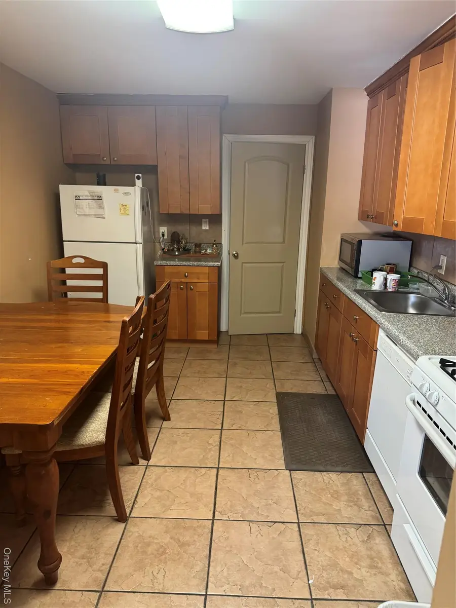 1 Arrowwood Lane Lane, Melville, NY 11747 - #3