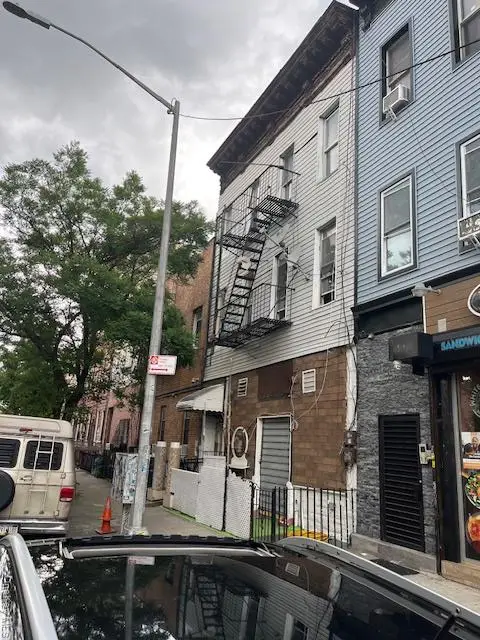 139 Evergreen Ave, Brooklyn, NY 11206