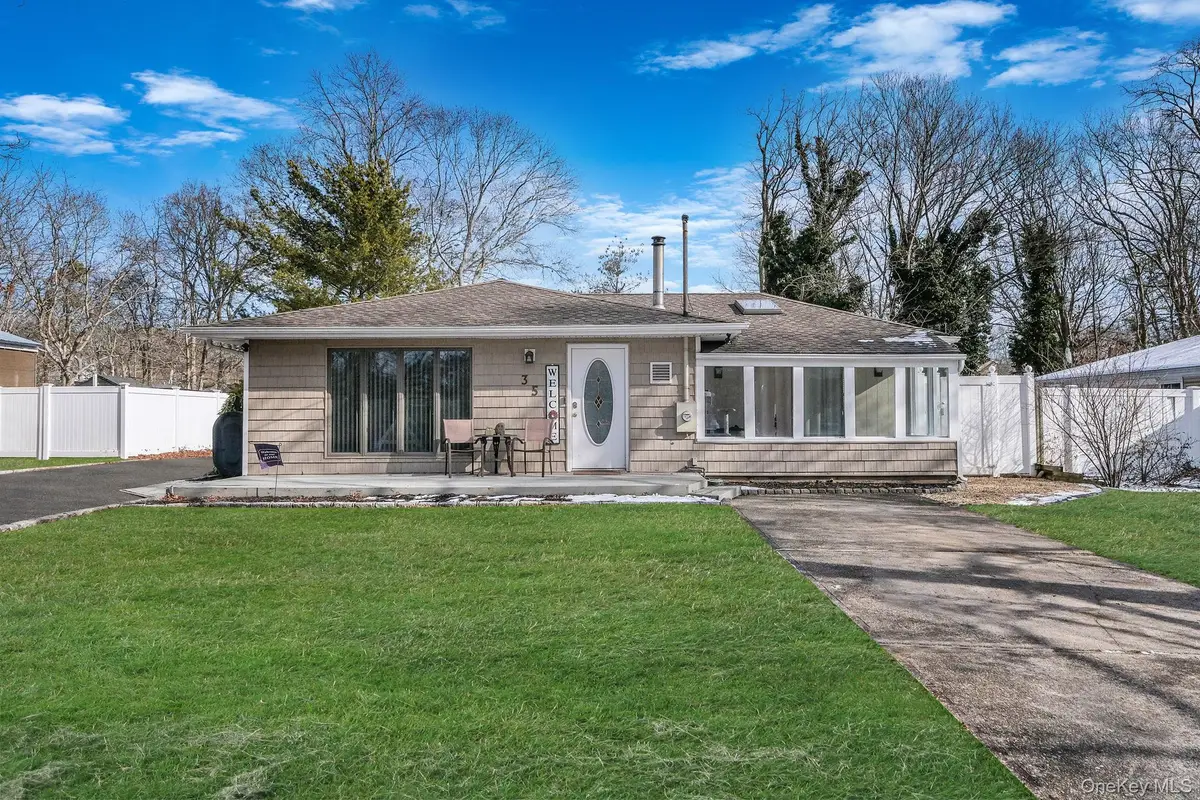 35 Strafford Street, Mastic, NY 11950 - Image #1