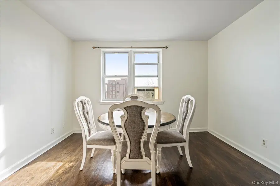 24 Mulford Place #4B, Hempstead, NY 11550 - Image #3